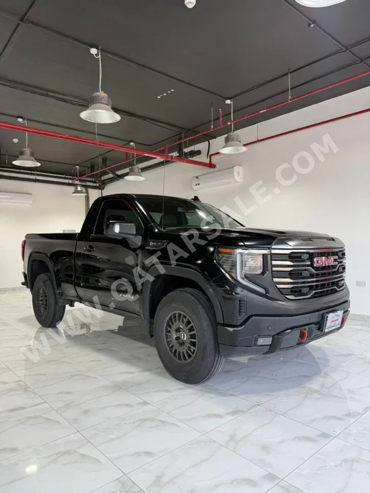 GMC  Sierra  AT4  2023  Automatic  103,000 Km  8 Cylinder  Four Wheel Drive (4WD)  Pick Up  Black