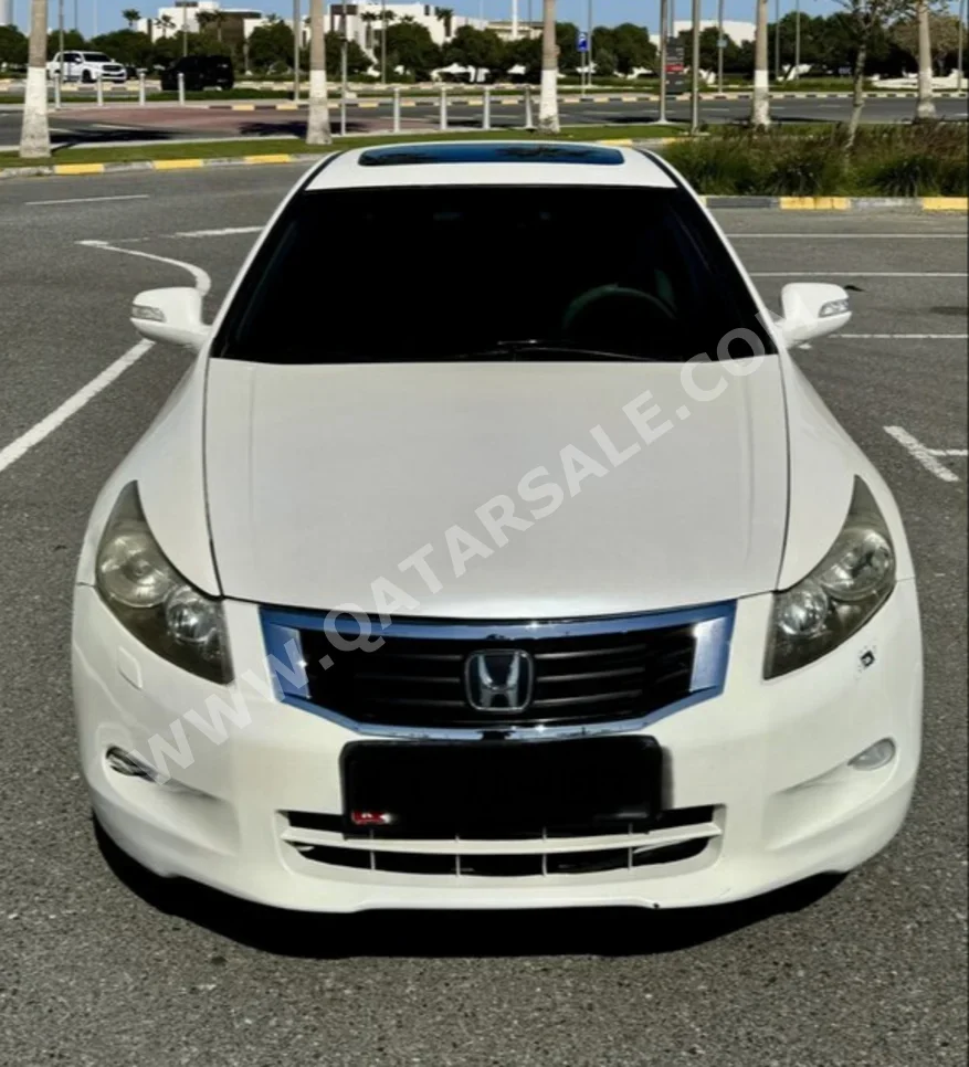 هوندا  اكورد  2010  اوتوماتيك  260,000 كم  6 سلندر  سحب امامي  سيدان  أبيض لؤلؤي مطفي