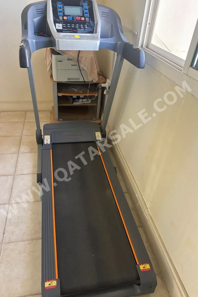 آلات معدات الجيم - جهاز المشي - اللون الرمادي - يورو فتنس