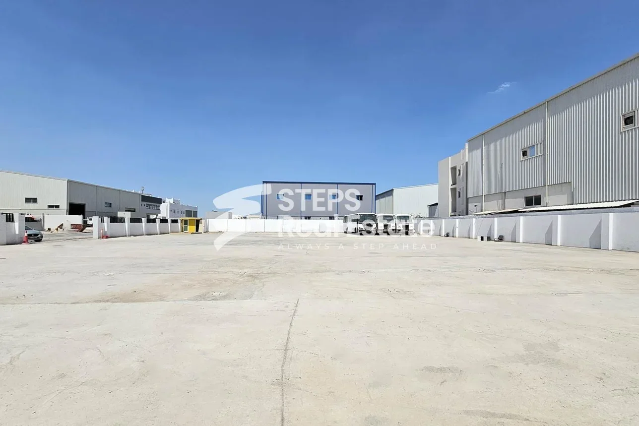 مخازن و مستودعات - الوكرة  - بركة العوامر  -المساحة: 1000 متر مربع