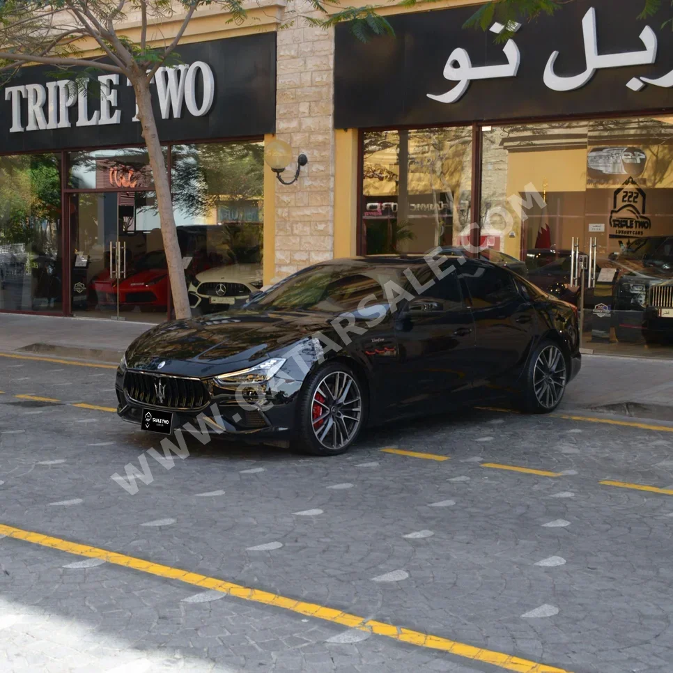Maserati  Ghibli  Trofeo  2021  Automatic  8,300 Km  8 Cylinder  All Wheel Drive (AWD)  Sedan  Black