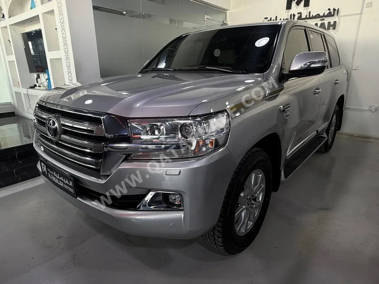 Toyota  Land Cruiser  VXR  2021  Automatic  22,000 Km  8 Cylinder  Four Wheel Drive (4WD)  SUV  Silver