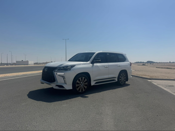 Lexus  LX  570 S  2016  Automatic  135,000 Km  8 Cylinder  Four Wheel Drive (4WD)  SUV  White