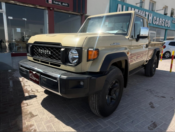 تويوتا  لاند كروزر  ال اكس  2024  عادي  12,000 كم  6 سلندر  دفع رباعي  بيكب  بيج  تحت الضمان