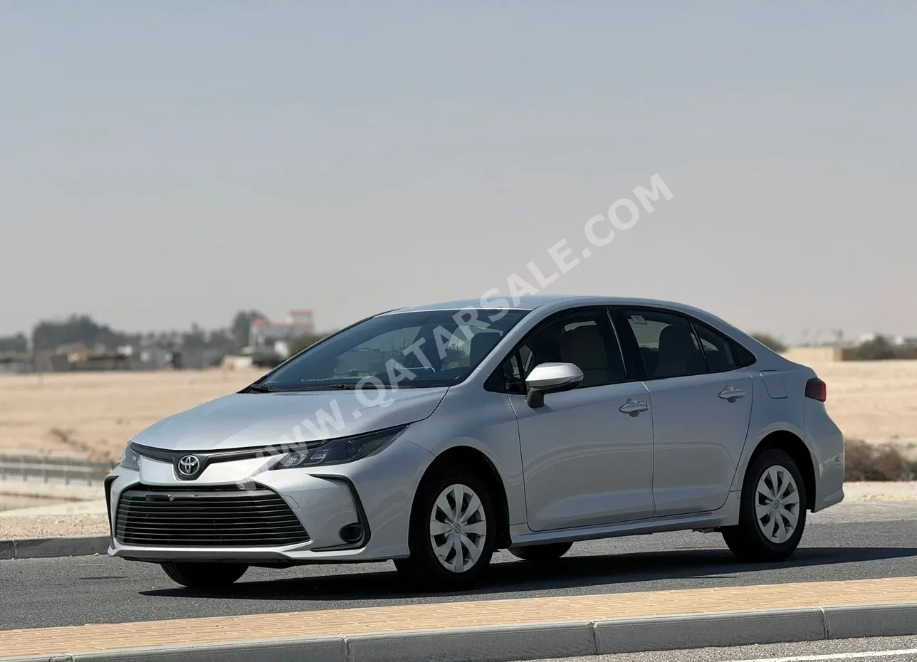 تويوتا  كورولا  اكس ال اي  2024  اوتوماتيك  92,000 كم  4 سلندر  سحب امامي  سيدان  فضي  تحت الضمان