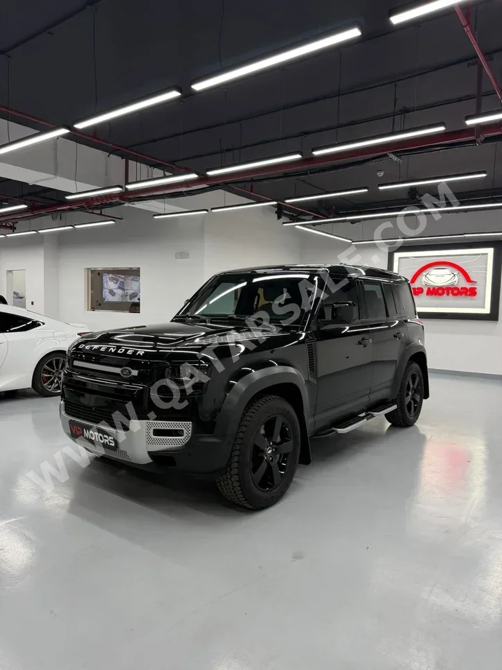 لاند روفر ديفيندر 110 اتش اس اي 2023 اوتوماتيك 110,000 كم 6 سلندر دفع رباعي اس يو في أسود تحت الضمان