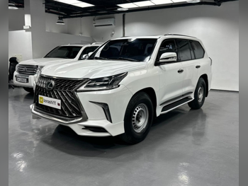 Lexus  LX  570 S  2016  Automatic  231,812 Km  8 Cylinder  Four Wheel Drive (4WD)  SUV  White