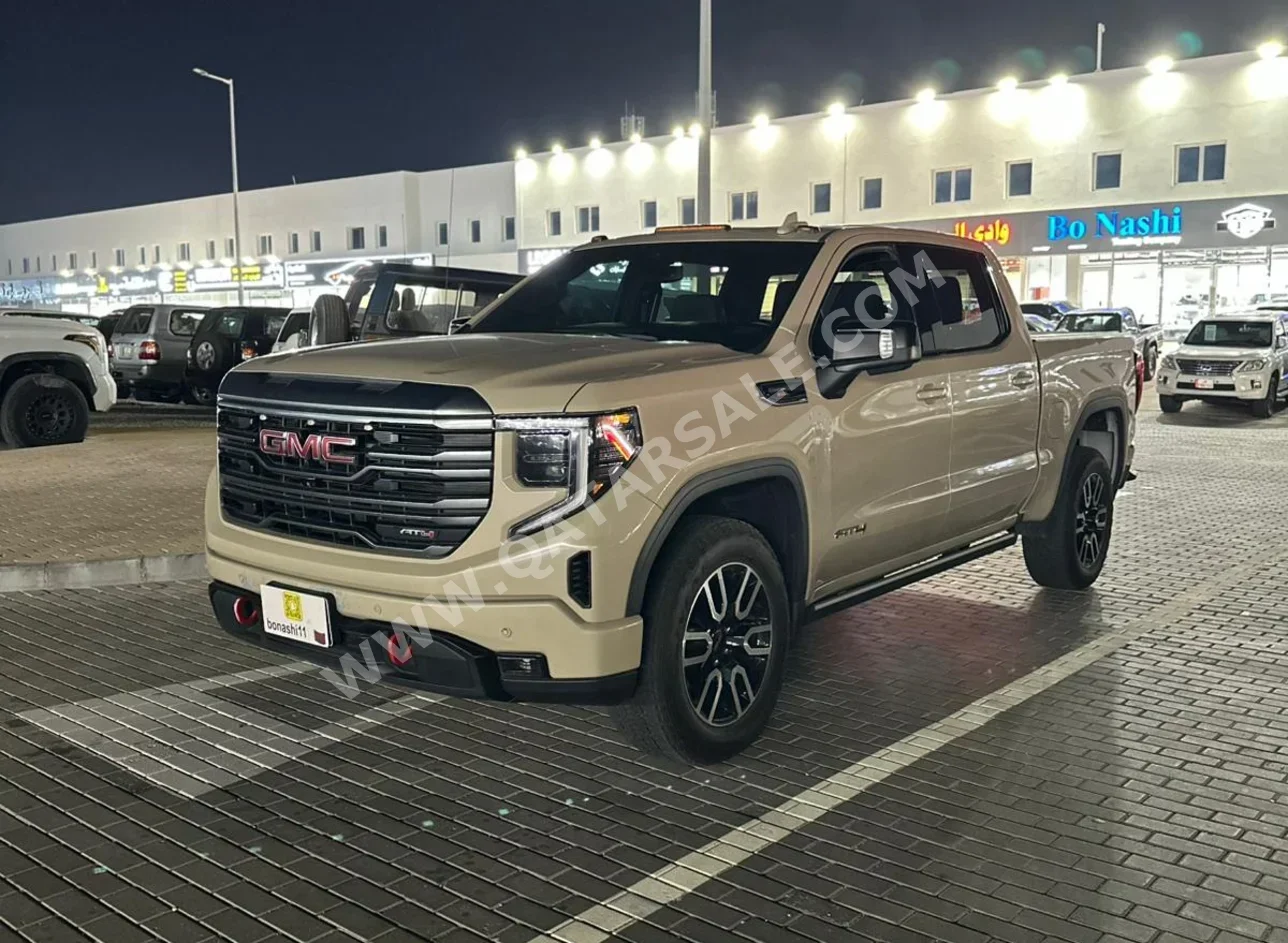 جي ام سي سييرا اي تي 4 2023 اوتوماتيك 84,804 كم 8 سلندر دفع رباعي بيكب بيج تحت الضمان