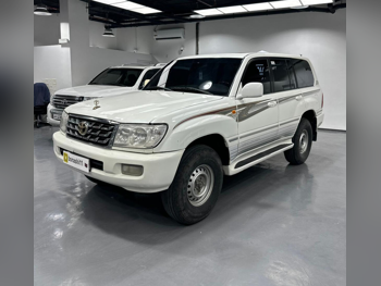 Toyota  Land Cruiser  VXR  2007  Automatic  435,859 Km  8 Cylinder  Four Wheel Drive (4WD)  SUV  White