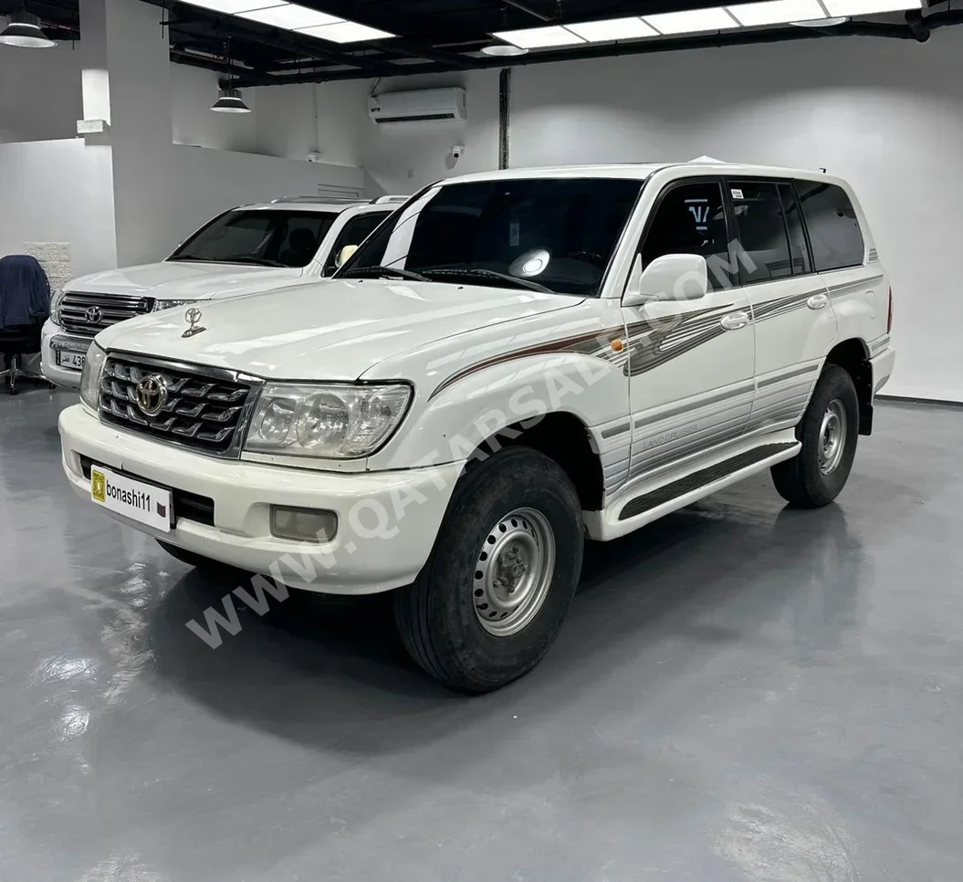 تويوتا  لاند كروزر  في اكس ار  2007  اوتوماتيك  435,859 كم  8 سلندر  دفع رباعي  اس يو في  أبيض