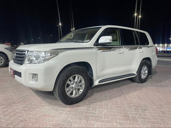 Toyota  Land Cruiser  GX  2012  Automatic  240,000 Km  6 Cylinder  Four Wheel Drive (4WD)  SUV  White