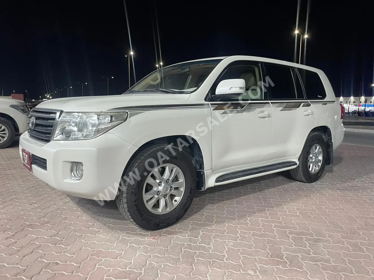 Toyota Land Cruiser GX 2012 Automatic 240,000 Km 6 Cylinder Four Wheel Drive (4WD) SUV White