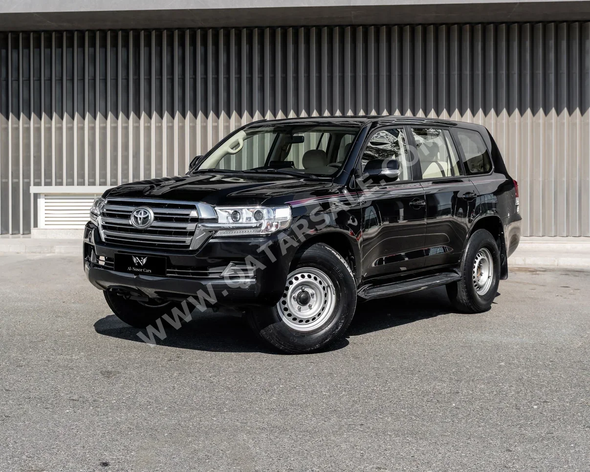 تويوتا لاند كروزر جي اكس ار 2021 اوتوماتيك 227,000 كم 6 سلندر دفع رباعي اس يو في أسود