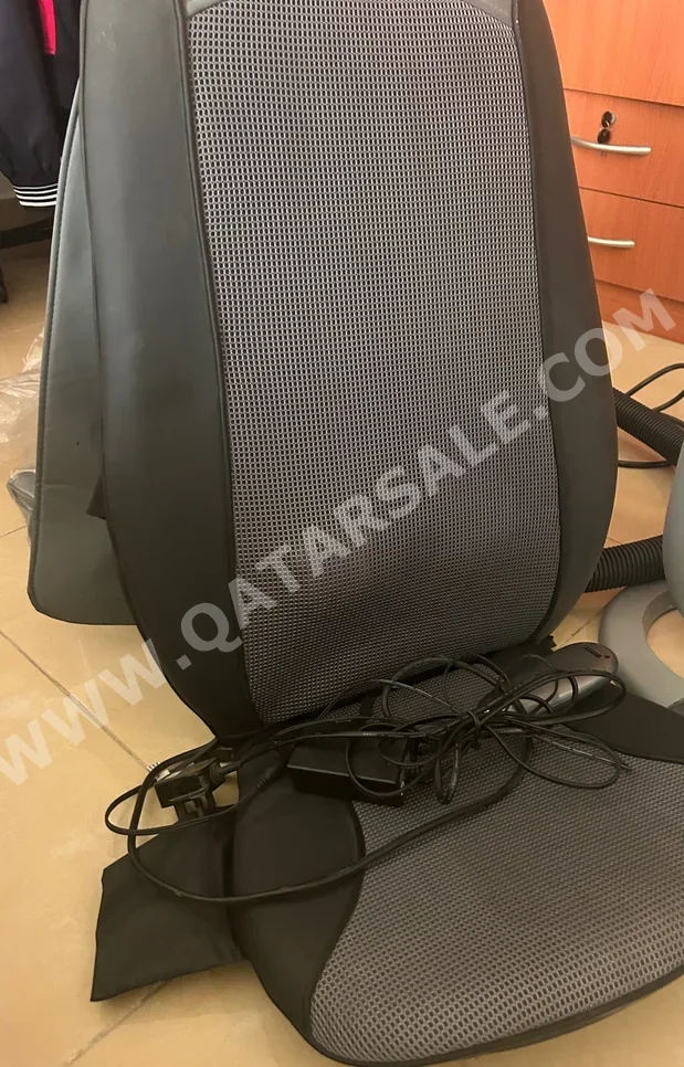 كرسي التدليك بوسكير  اللون الرمادي  الصين