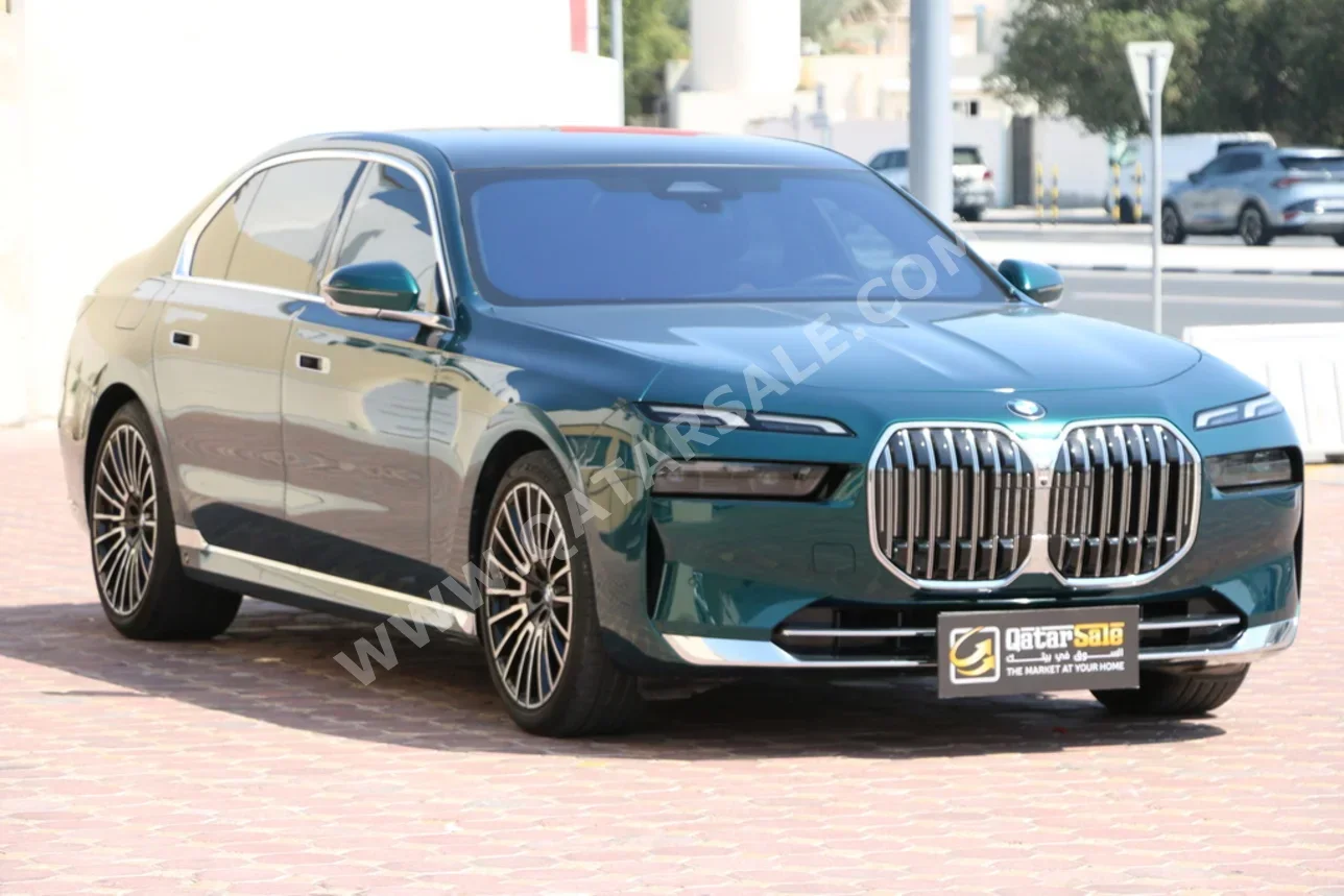 BMW 7-Series 735 i 2024 Automatic 9,000 Km 6 Cylinder Rear Wheel Drive (RWD) Sedan Green With Warranty