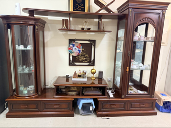 الطاولات والخزائن الجانبية وحدات التلفزيون و الوسائط  - خشب متين  - خشبي  - مع مرآة