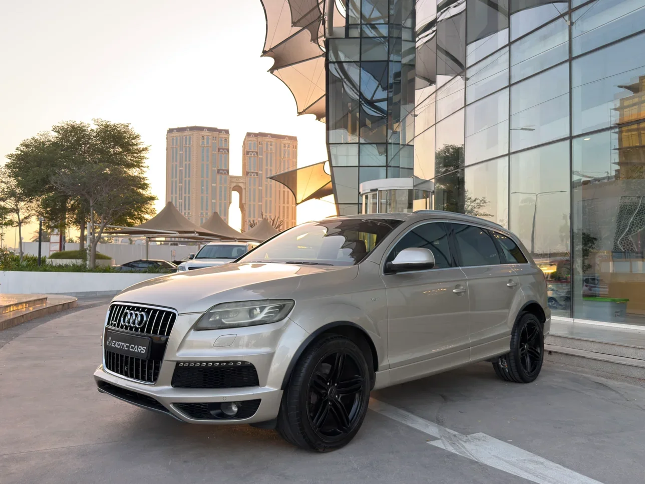 Audi  Q7  2015  Automatic  190,000 Km  6 Cylinder  Four Wheel Drive (4WD)  SUV  Gold