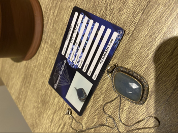 أحجار كريمة قلادة  مع الحجر  بيضاوي