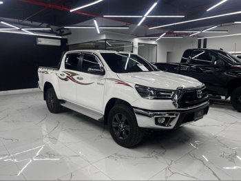 تويوتا  هاي لوكس  2025  اوتوماتيك  7,000 كم  4 سلندر  دفع رباعي  بيكب  أبيض  تحت الضمان