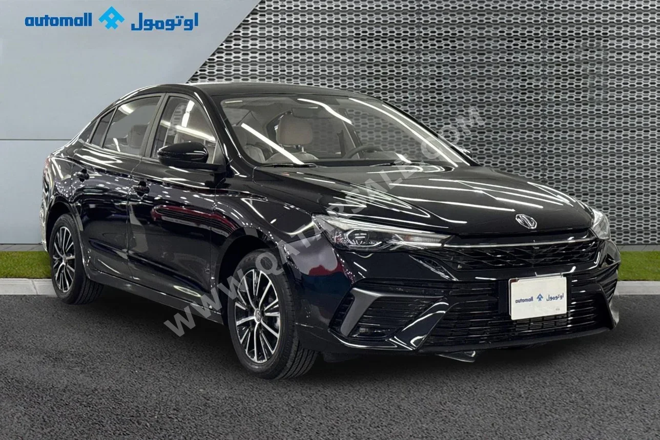 ام جي 5 2025 اوتوماتيك 560 كم 4 سلندر سحب امامي سيدان أسود تحت الضمان
