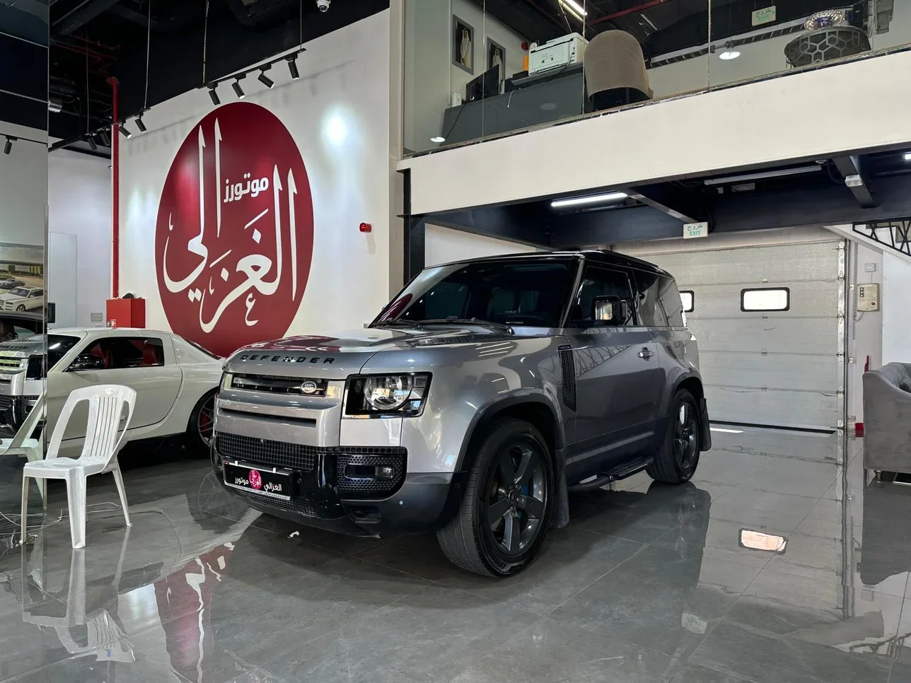 Land Rover  Defender  90  2021  Automatic  123,000 Km  6 Cylinder  Four Wheel Drive (4WD)  SUV  Gray