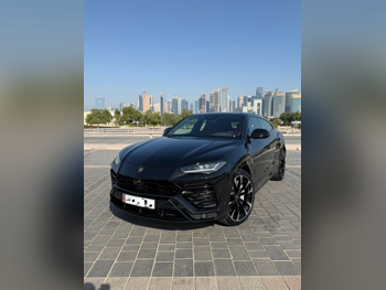 لمبرجيني  اوروس  2020  اوتوماتيك  98,000 كم  8 سلندر  دفع رباعي  اس يو في  أسود