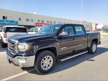 GMC  Sierra  2018  Automatic  79,000 Km  8 Cylinder  Four Wheel Drive (4WD)  Pick Up  Black