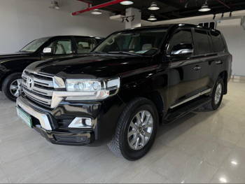 Toyota  Land Cruiser  GXR  2018  Automatic  230,000 Km  8 Cylinder  Four Wheel Drive (4WD)  SUV  Black