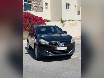 نيسان  كاش كاي  2014  اوتوماتيك  194,000 كم  4 سلندر  سحب امامي  اس يو في  أسود