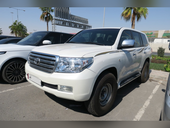 تويوتا  لاند كروزر  جي اكس ار  2010  اوتوماتيك  232,000 كم  8 سلندر  دفع رباعي  اس يو في  أبيض لؤلؤي