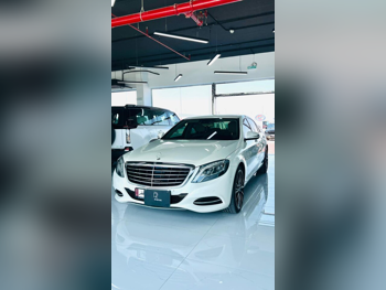 Mercedes-Benz  S-Class  400  2015  Automatic  108,000 Km  6 Cylinder  Rear Wheel Drive (RWD)  Sedan  White