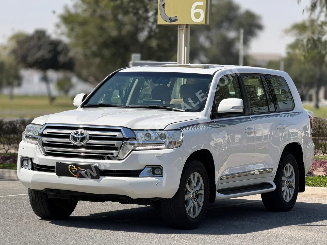Toyota  Land Cruiser  GXR  2019  Automatic  200 Km  6 Cylinder  Four Wheel Drive (4WD)  SUV  White