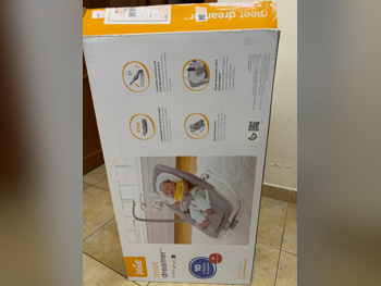 مقعد الطفل / الكراسي الهزازة والأراجيح