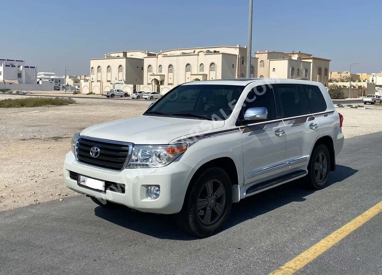 تويوتا لاند كروزر جي اكس ار 2012 اوتوماتيك 175,000 كم 8 سلندر دفع رباعي اس يو في أبيض