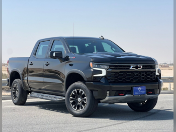 شفروليه  سلفرادو  زد ار 2  2022  اوتوماتيك  77,000 كم  8 سلندر  دفع رباعي  بيكب  أسود