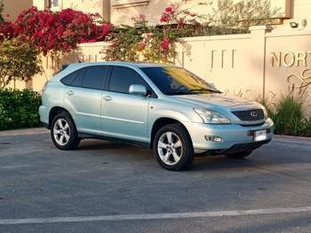 لكزس  ار اكس  350  2006  اوتوماتيك  200,000 كم  6 سلندر  دفع رباعي  اس يو في  فضي