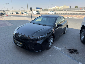 تويوتا  كامري  2026  اوتوماتيك  0 كم  4 سلندر  سحب امامي  سيدان  أسود  تحت الضمان