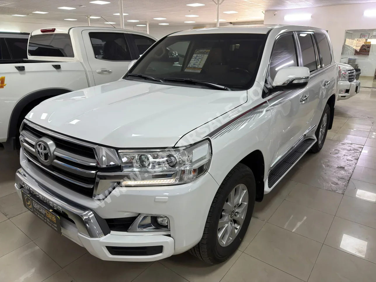 تويوتا  لاند كروزر  جي اكس ار  2019  اوتوماتيك  135,000 كم  8 سلندر  دفع رباعي  اس يو في  أبيض