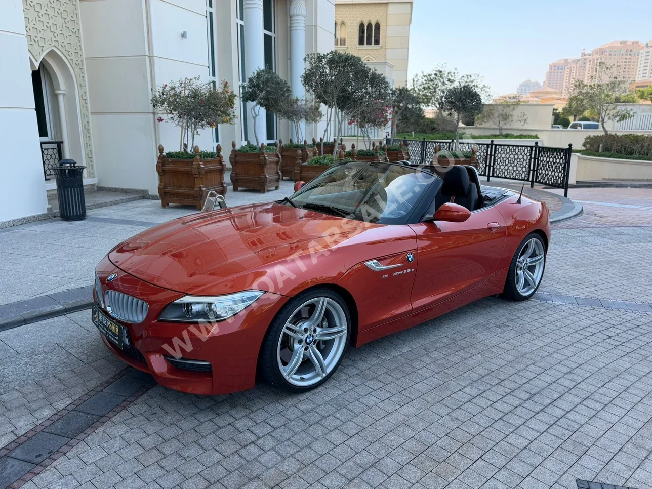 بي ام دبليو  الفئة - زد  4  2016  اوتوماتيك  60,000 كم  6 سلندر  دفع خلفي  كشف  برتقالي