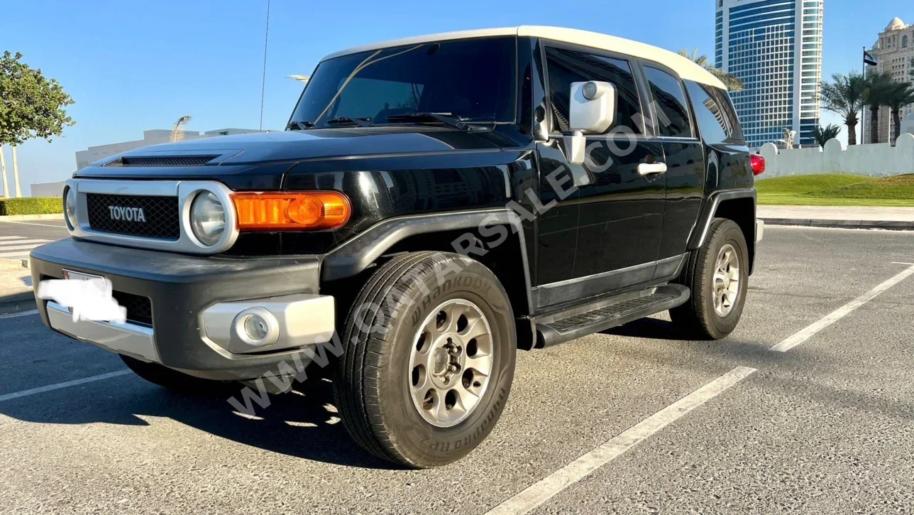 Toyota  FJ Cruiser  2012  Automatic  330,000 Km  6 Cylinder  Four Wheel Drive (4WD)  SUV  Black