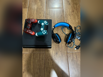 Video Games Consoles - Sony - PlayStation 4 - 512 GB -Included Controllers: 2