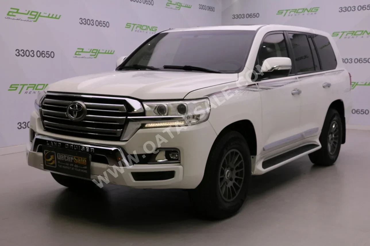 تويوتا  لاند كروزر  جي اكس ار  2019  اوتوماتيك  137,000 كم  8 سلندر  دفع رباعي  اس يو في  أبيض