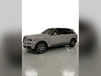 رولز - رويس  كولينان  بلاك بادج  2024  اوتوماتيك  6,000 كم  12 سلندر  دفع رباعي  اس يو في  رمادي ناردو  تحت الضمان