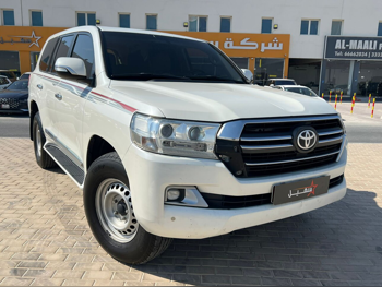 Toyota  Land Cruiser  GXR  2016  Automatic  413,000 Km  6 Cylinder  Four Wheel Drive (4WD)  SUV  White