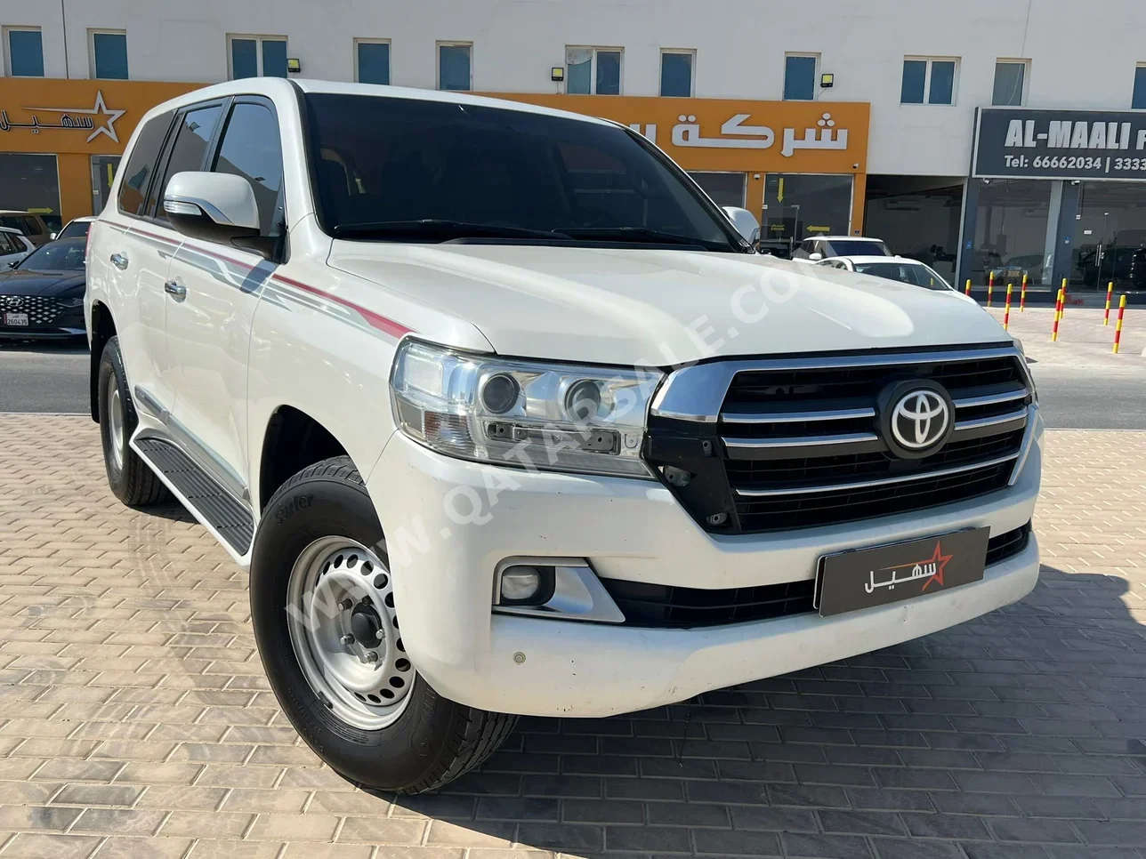 تويوتا  لاند كروزر  جي اكس ار  2016  اوتوماتيك  413,000 كم  6 سلندر  دفع رباعي  اس يو في  أبيض