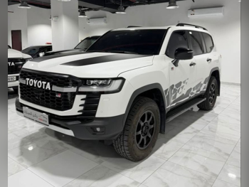 Toyota  Land Cruiser  GR Sport Twin Turbo  2024  Automatic  47,000 Km  6 Cylinder  Four Wheel Drive (4WD)  SUV  White  With Warranty