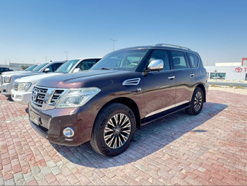 Nissan  Patrol  Platinum  2014  Automatic  190,000 Km  8 Cylinder  Four Wheel Drive (4WD)  SUV  Maroon
