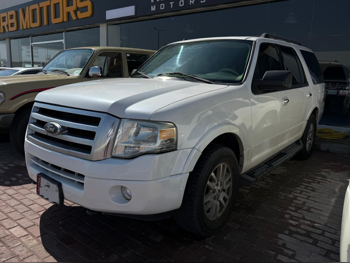 Ford  Expedition  2013  Automatic  211,000 Km  8 Cylinder  Four Wheel Drive (4WD)  SUV  White