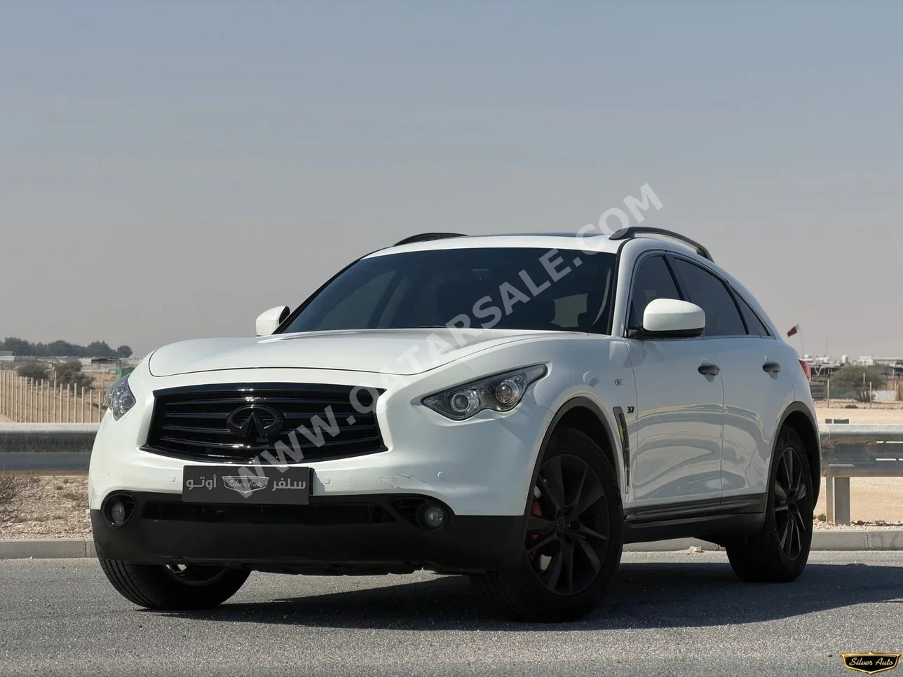Infiniti  QX  70  2016  Automatic  125,000 Km  6 Cylinder  Four Wheel Drive (4WD)  SUV  White