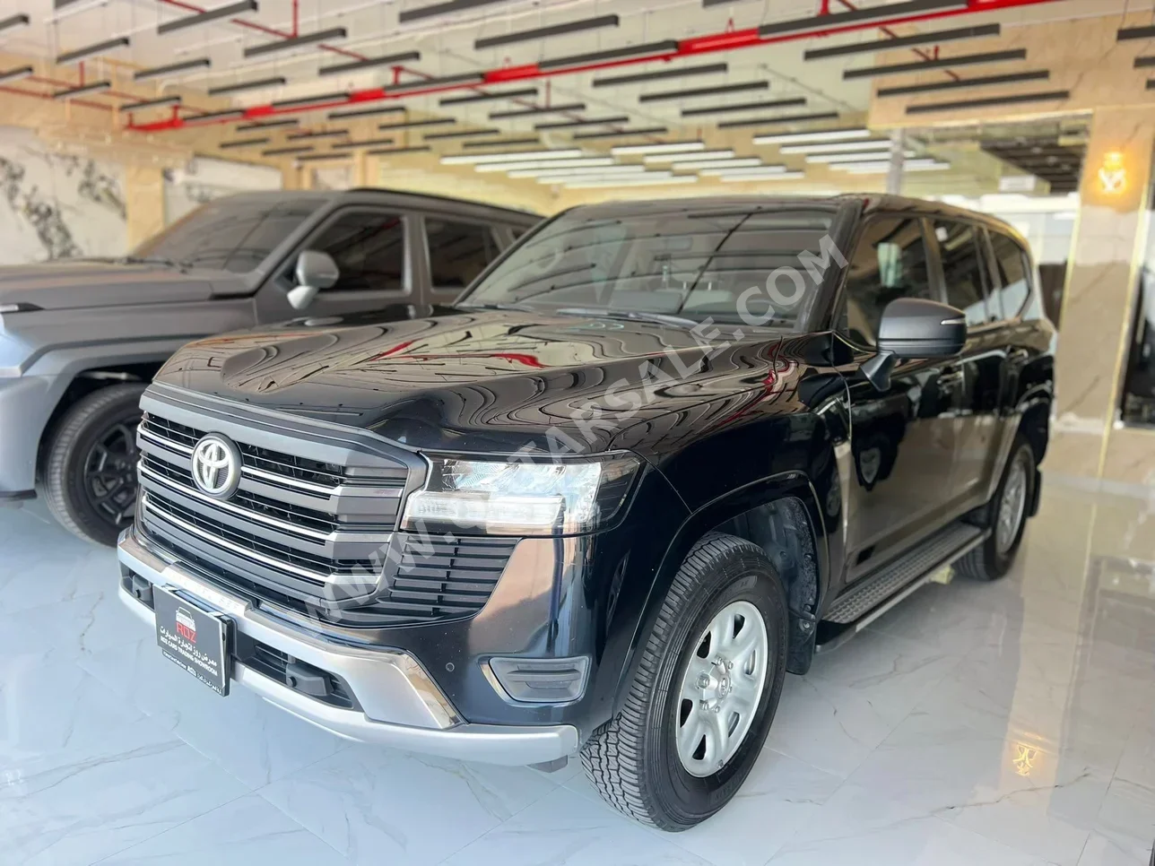 تويوتا لاند كروزر جي اكس 2024 اوتوماتيك 78,000 كم 6 سلندر دفع رباعي اس يو في أسود تحت الضمان